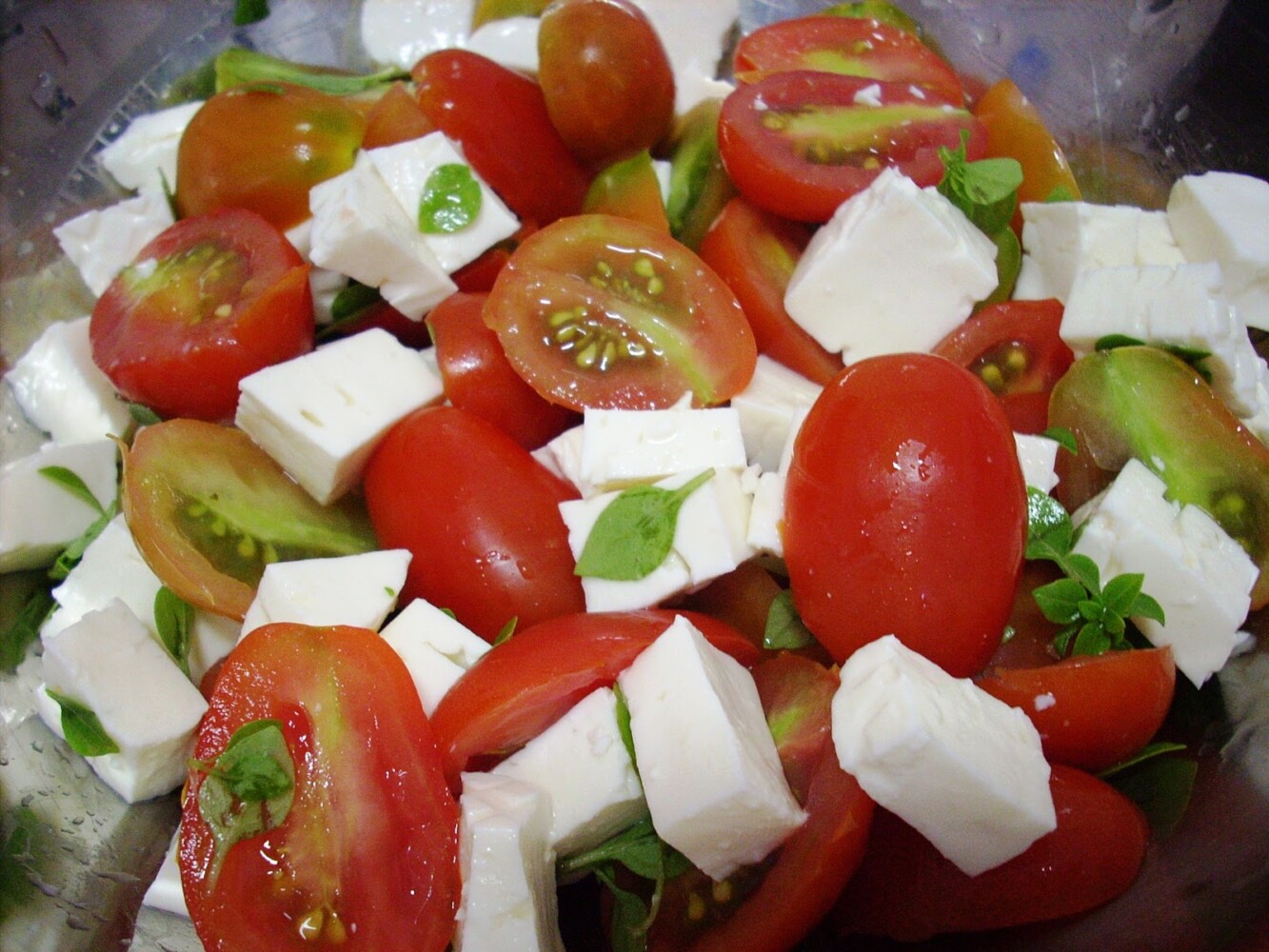 Salada de Tomate e Queijo Branco - Restaurante Central Frutas